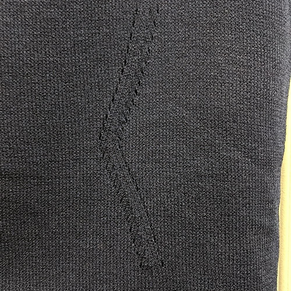 St. John knit Shell - Picture 3 of 9
